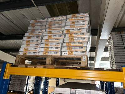 Lot 33 - PALLET OF 30 QUINN STANDARD PANEL RADIATORS...