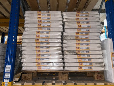 Lot 91 - PALLET OF 32 QUINN STANDARD PANEL RADIATORS...