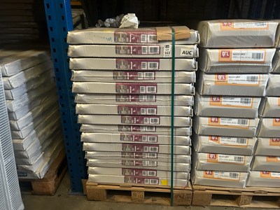 Lot 163 - PALLET OF 30 QUINN/WICKES STANDARD PANEL...