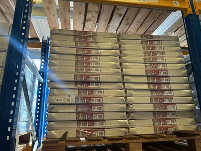 Lot 202 - PALLET OF 30 QUINN/WICKES STANDARD PANEL...