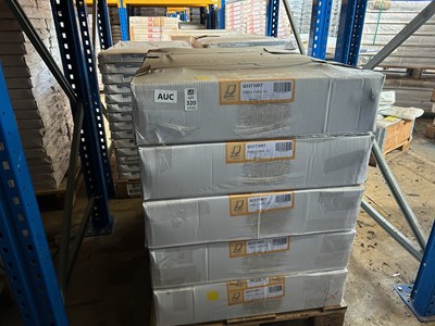 Lot 320 - PALLET OF 5 QUINN STANDARD PANEL RADIATORS T33...